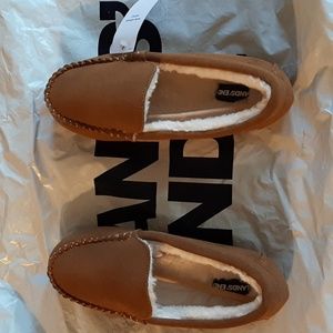 LandsEnd slippers big kid size 3 NWT